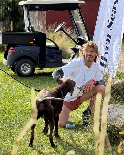 Vinnande löpare med hund 2024.